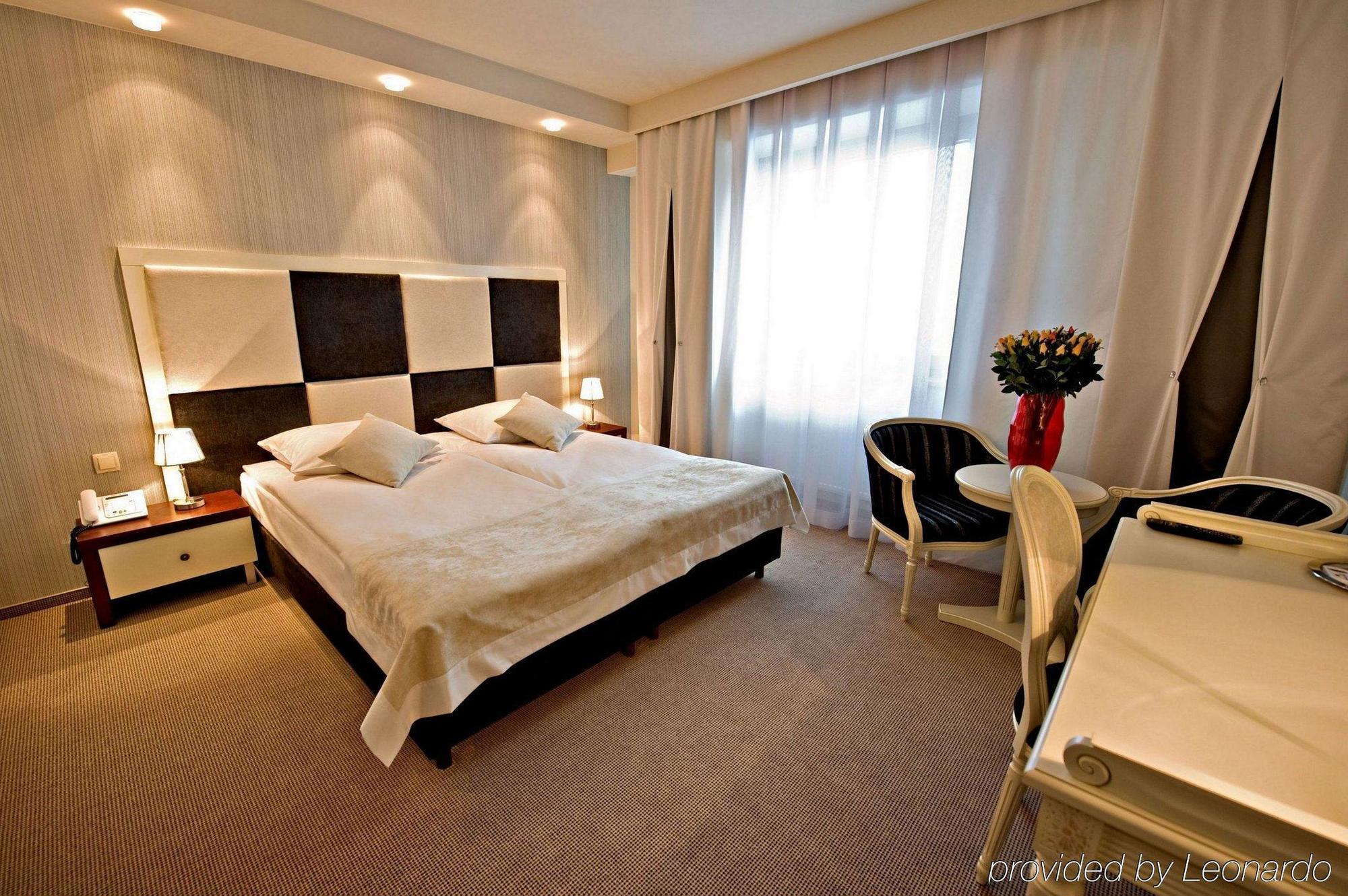 Hotel Prezydencki 4-Star Rzeszow Bilik gambar