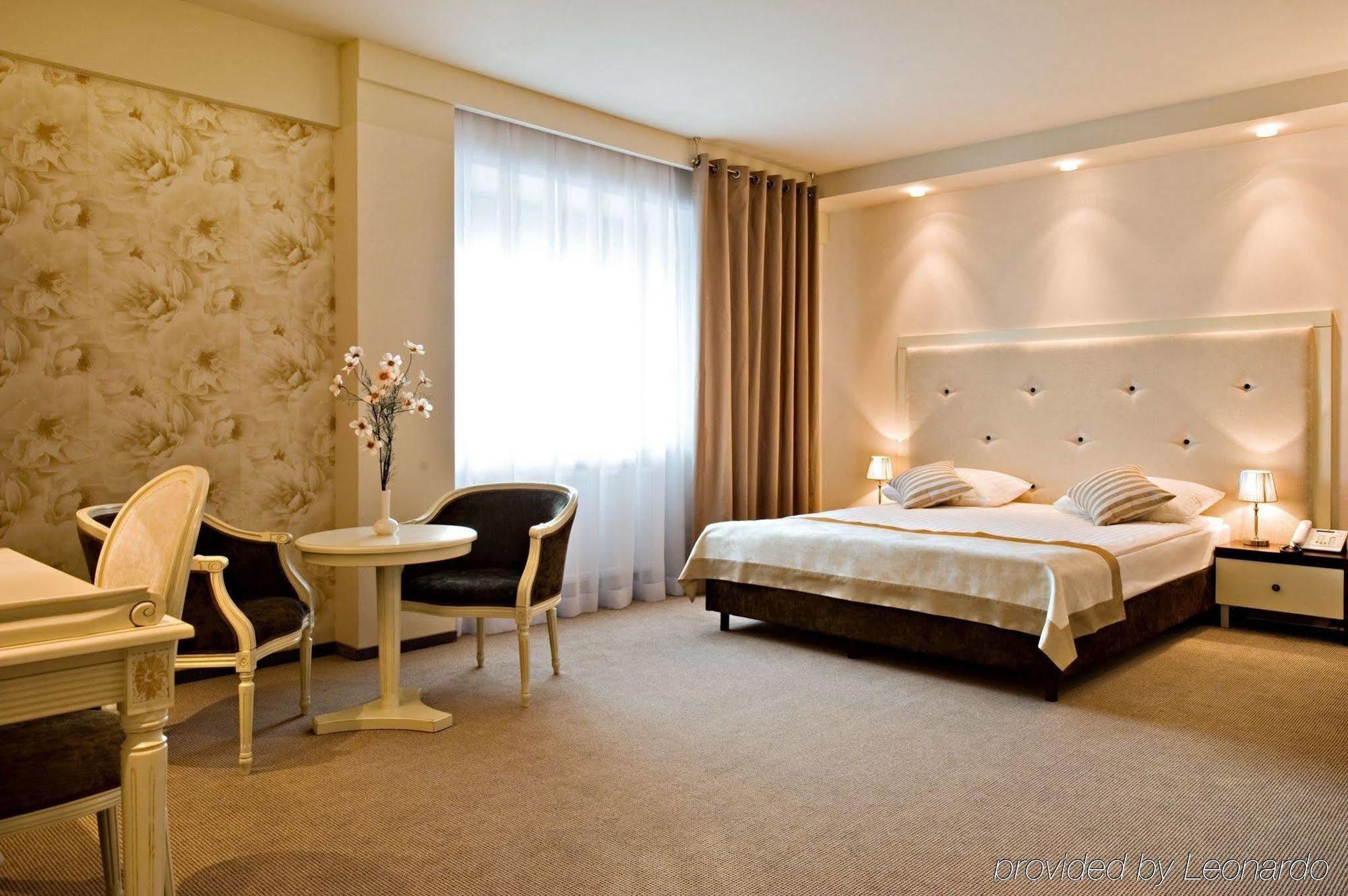 Hotel Prezydencki 4-Star Rzeszow Bilik gambar