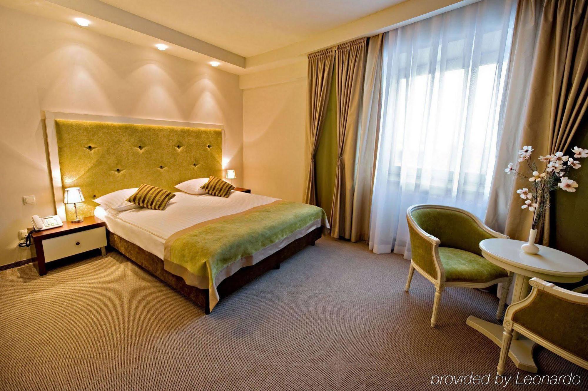 Hotel Prezydencki 4-Star Rzeszow Bilik gambar