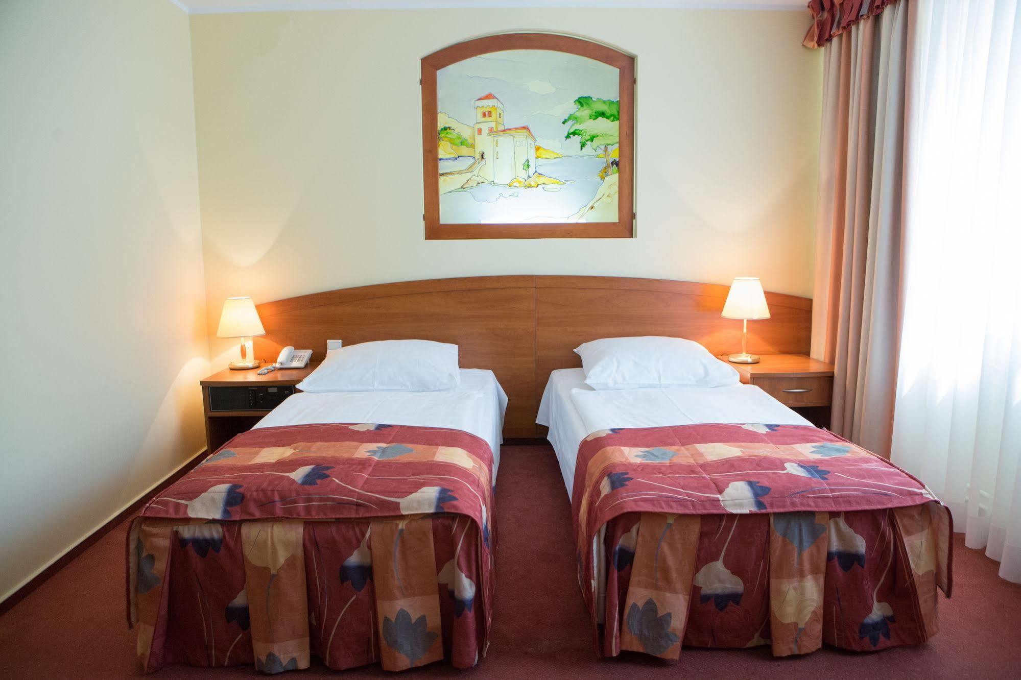Hotel Prezydencki 4-Star Rzeszow Luaran gambar