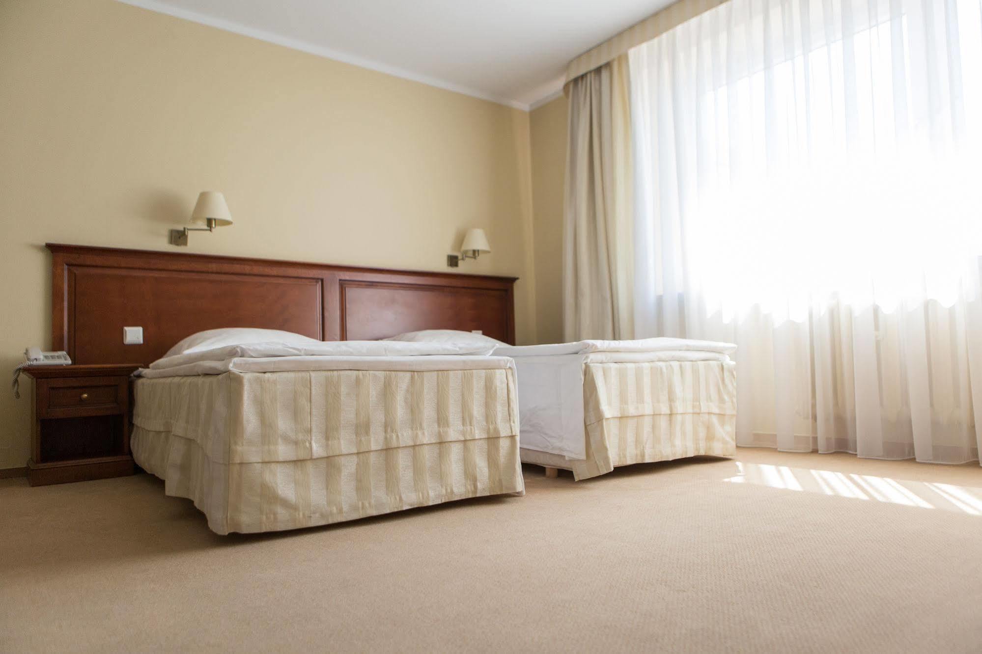 Hotel Prezydencki 4-Star Rzeszow Luaran gambar