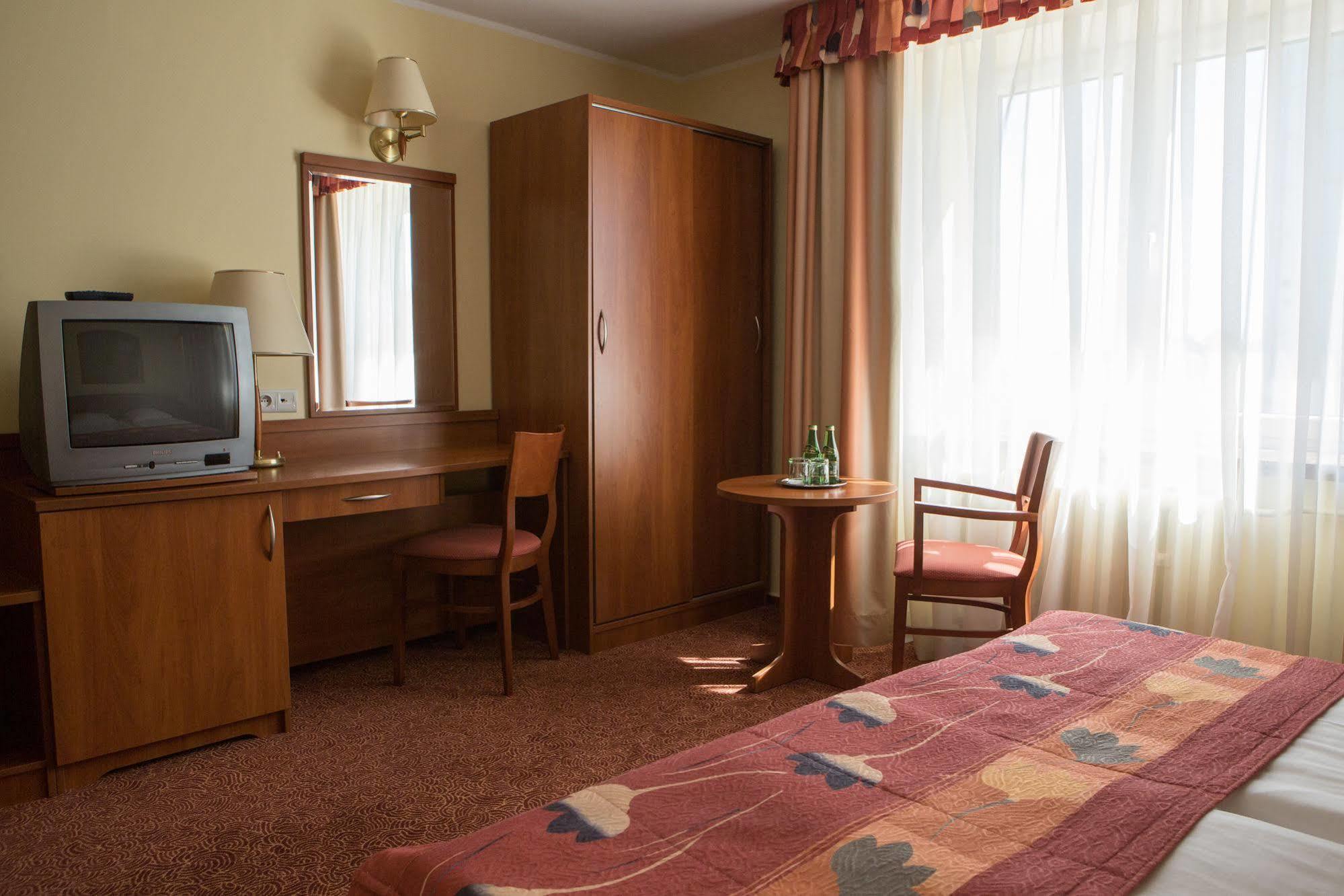 Hotel Prezydencki 4-Star Rzeszow Luaran gambar
